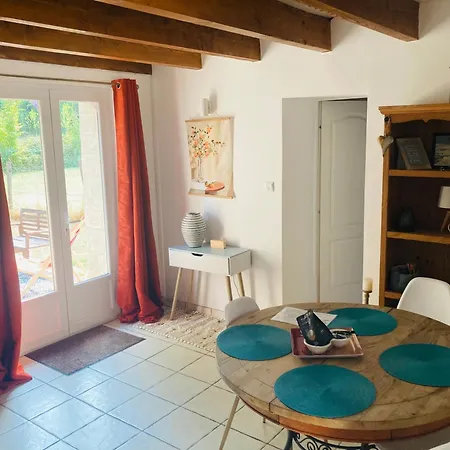 別荘 Petite Maison A La Campagne